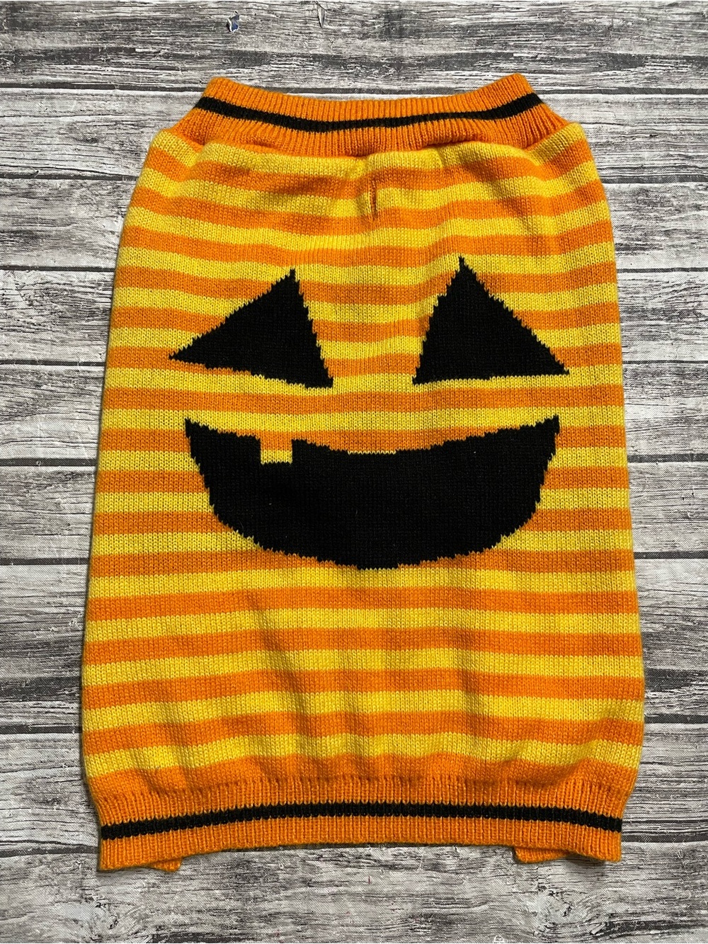 Play On XL Dog Sweater Halloween Pumpkin themed excellent condition